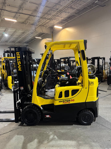 2022 HYSTER S50FT 5000 LB LP GAS FORKLIFT TREADED CUSHION 84/189" 3 STAGE MAST SIDE SHIFTER 969 HOURS STOCK # BF996729-BUF