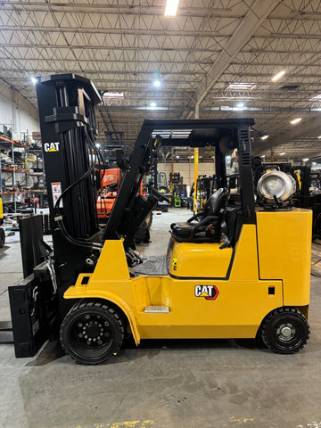 2023 CAT GC55K 12000 LB LP GAS FORKLIFT CUSHION 102/219 3 STAGE MAST SIDE SHIFTING FORK POSITIONER ATTACHMENT LOW HOURS STOCK # BF9247759-BUF - United Lift LLC
