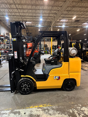 2022 CATERPILLAR 2C8000 8000 LB LP GAS FORKLIFT 93/205" 3 STAGE MAST SIDE SHIFTER ATTACHEMENT 948 HOURS TREADED TIRES STOCK # BF9147249-BUF - United Lift LLC