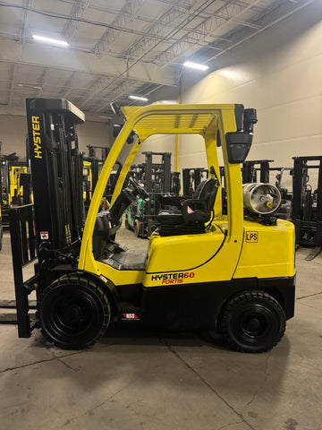 2021 HYSTER H60FT 6000 LB LP GAS FORKLIFT PNEUMATIC 90/188" 3 STAGE MAST SIDE SHIFTER 1,228 HOURS STOCK # BF9124989-BUF - United Lift LLC