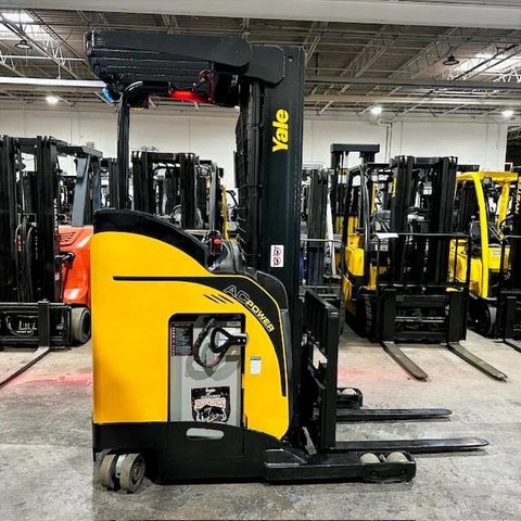 2022 YALE NR045EB 4500 LB ELECTRIC NARROW AISLE REACH FORKLIFT 95/212 3 STAGE MAST SIDE SHIFTER 5465 HOURS STOCK # BF9149539-MMOH - United Lift LLC